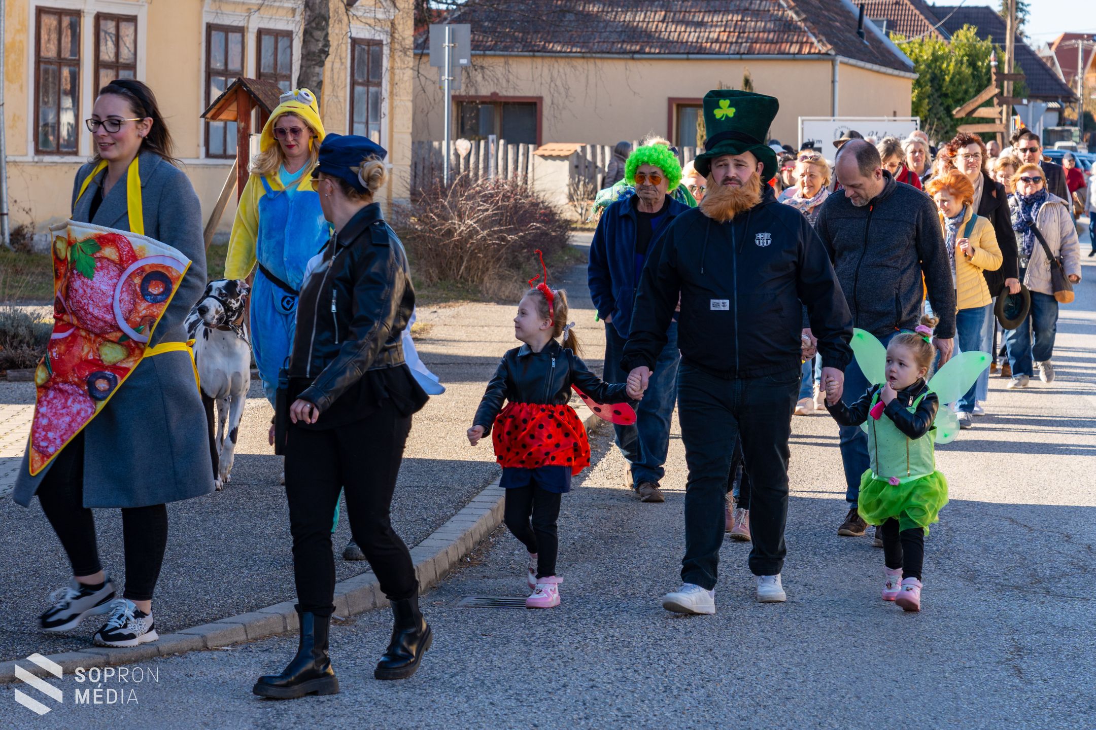 Felvonulással űzték el a telet Ágfalván