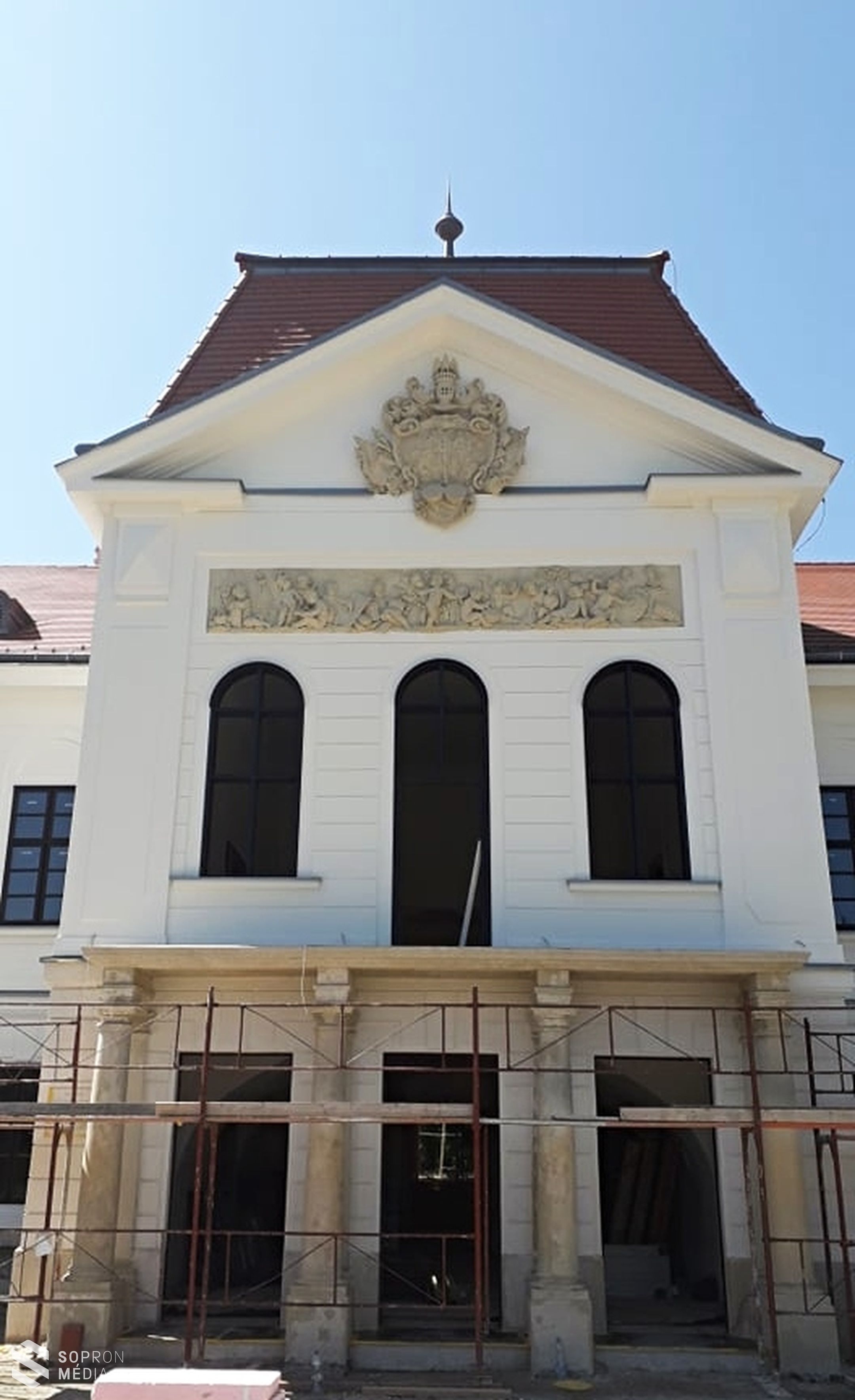 Képgalériát osztottak meg a nagycenki Széchenyi-kastély fejlesztéséről