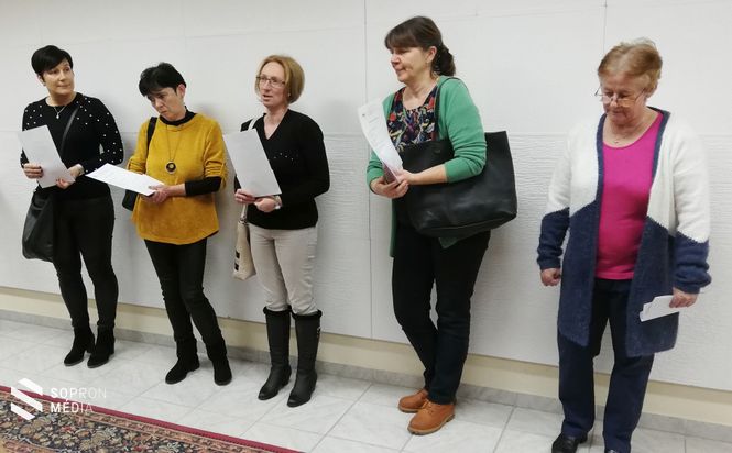 Balról: Czvitkovics Erika, Máté Beatrix, Soósné Nagy Katalin, Pichlerné Gábor Beáta, Kovácsné Horváth Erzsébet