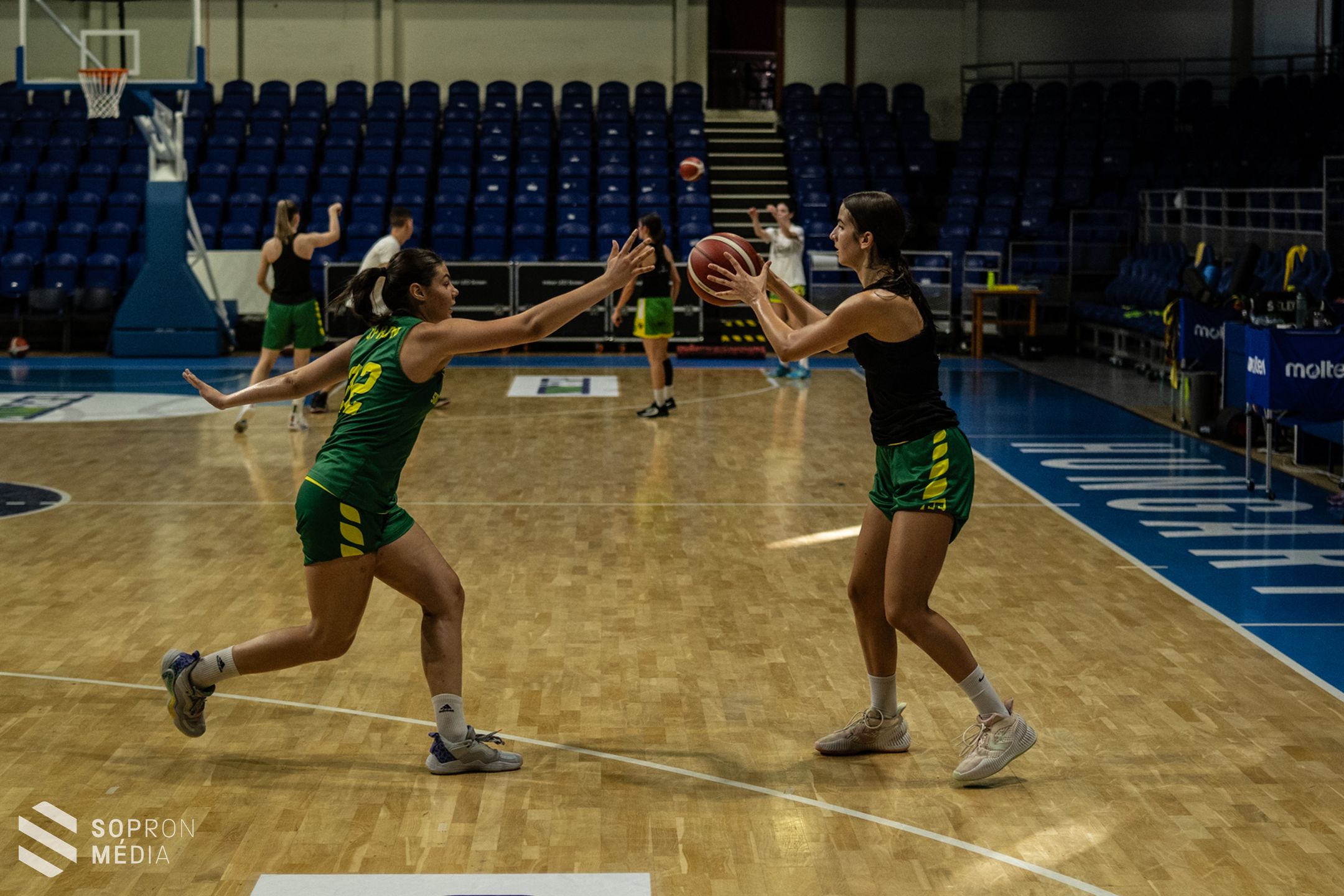Megkezdte felkészülését a nemzetközi kupa nélküli szezonra a Sopron Basket