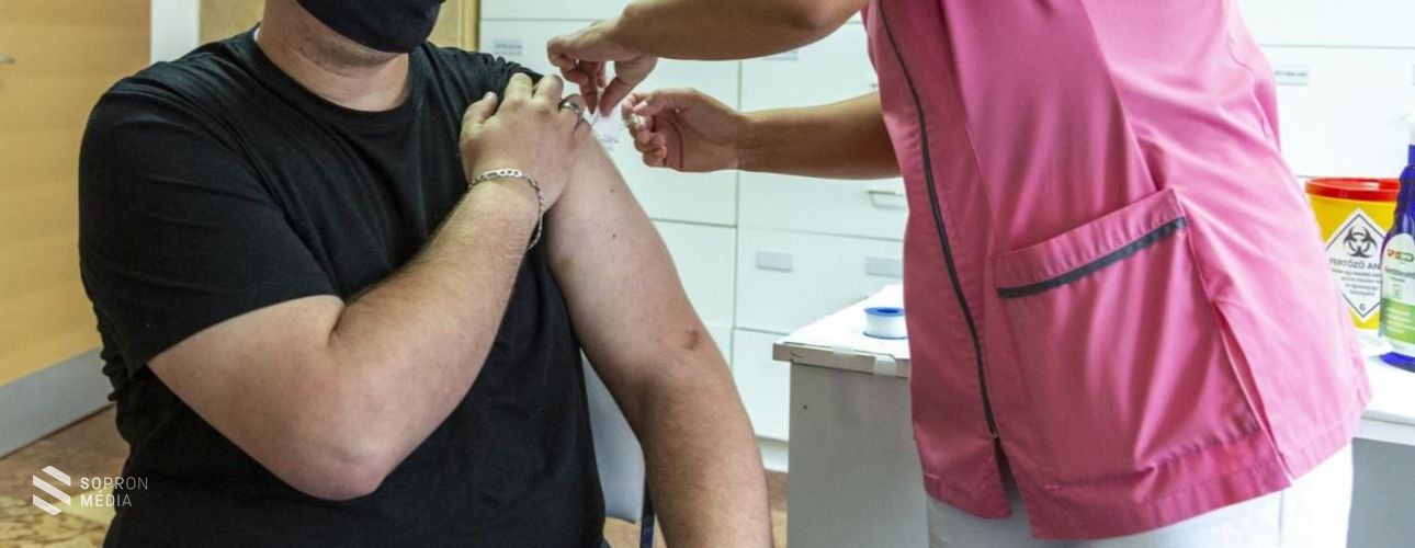 Szerdán még foglalhatnak időpontot oltásra a 16-18 évesek