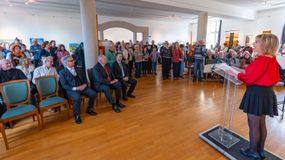 Képek és gondolatok az advent jegyében - megnyílt a Soproni Adventi Tárlat és bemutatták a Soproni Füzetek 2025-ös kiadványát