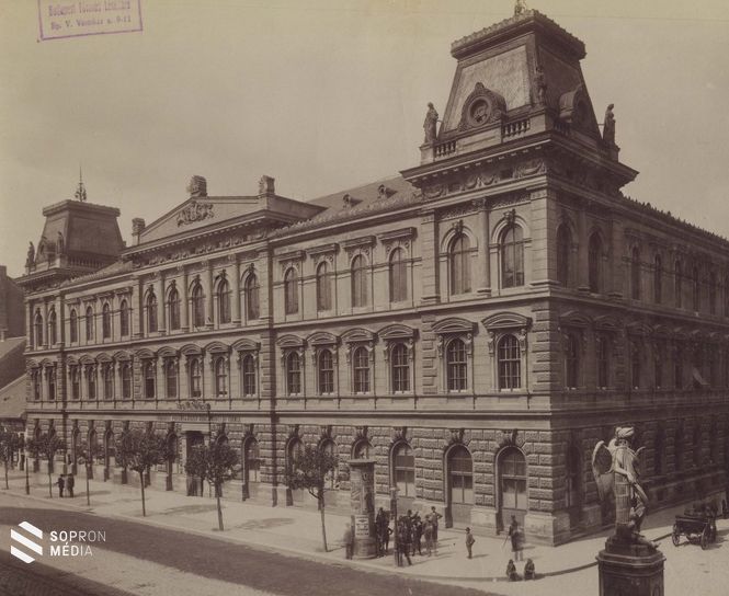 Nagymező utca, a Nemzeti Zenede (Bartók Béla Zeneművészeti Szakközépiskola és Gimnázium)
