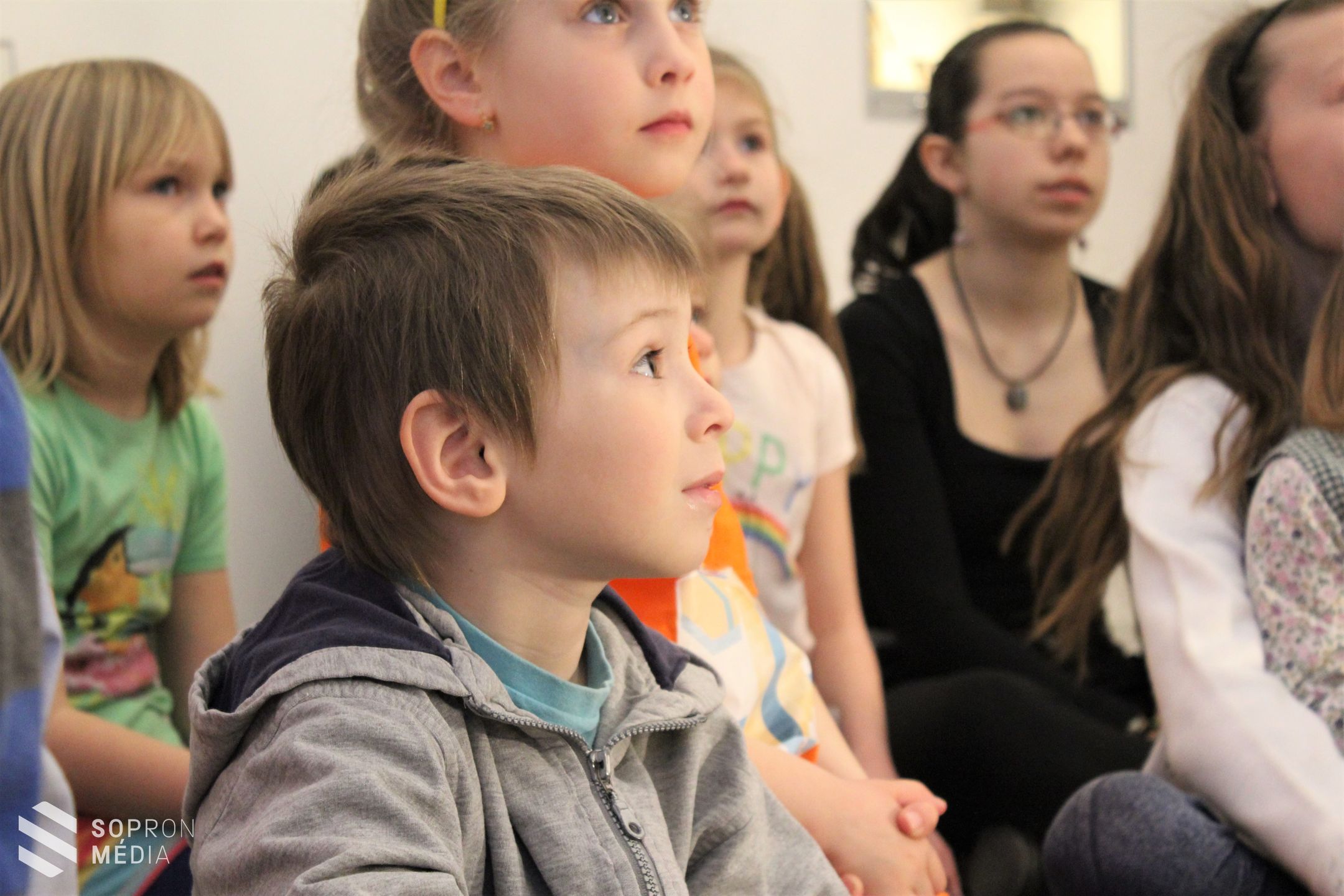 Vidám szombat a Macskakőben