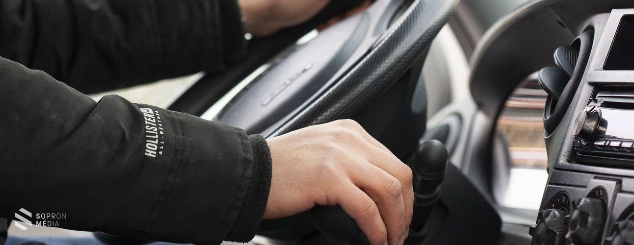 Engedély nélkül vitte el az autót munkaadójától az ittas sofőr