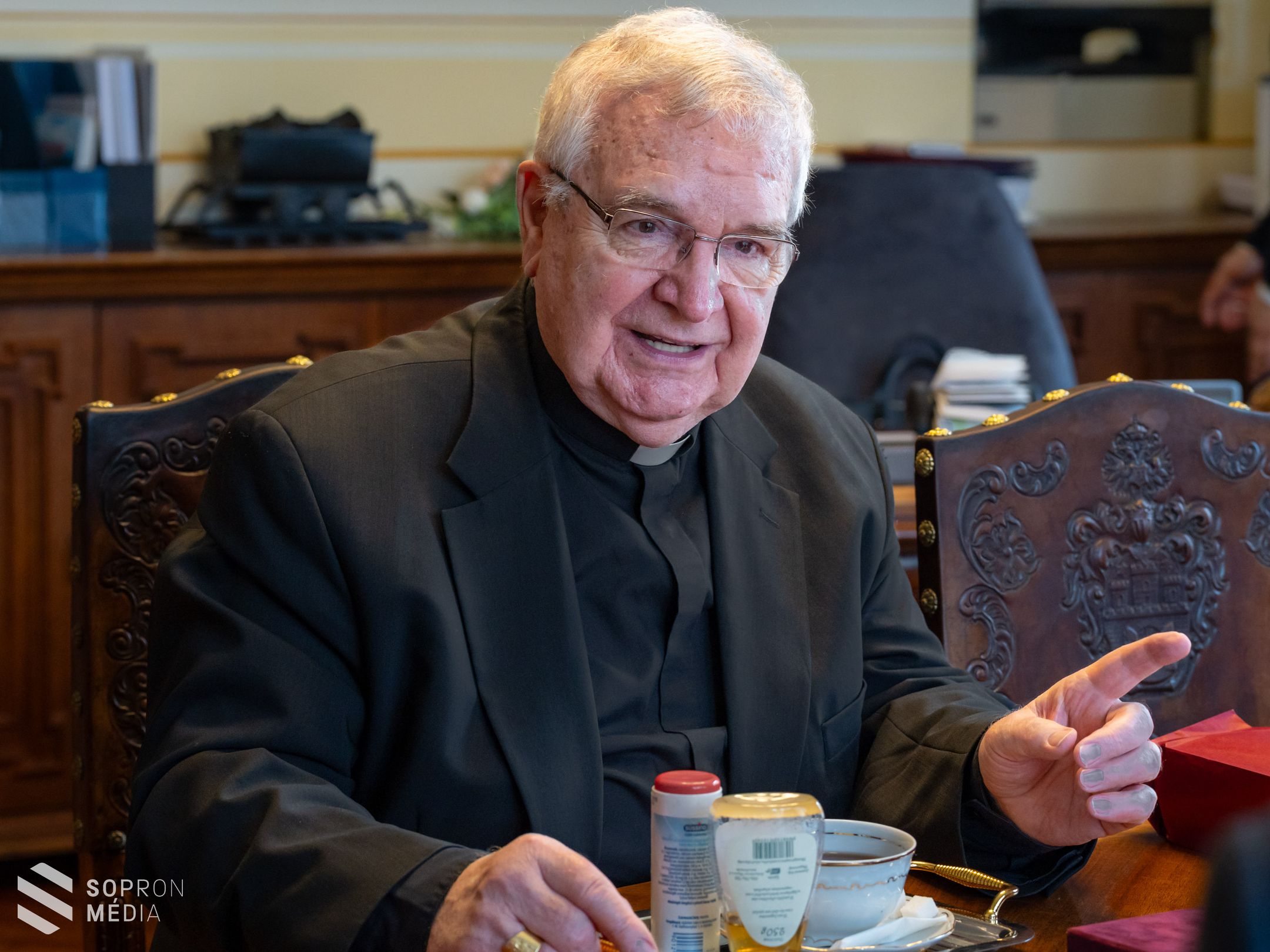 Dr. Várszegi Imre Asztrik kapta a Sopron Díszpolgára címet