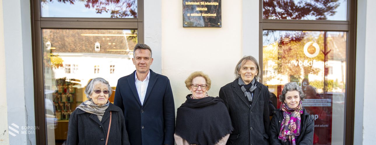 Emléktáblát avattak dr. Czeke Marianne tiszteletére