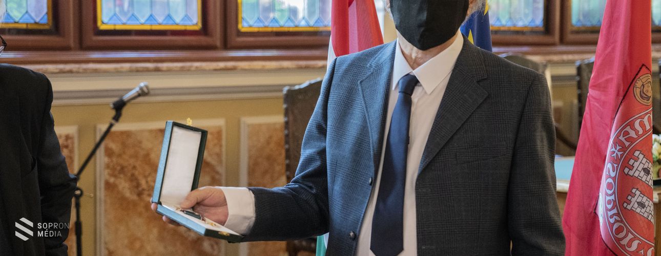A Magyar Érdemrend Lovagkeresztje kitüntetésben részesült Kerék Imre 