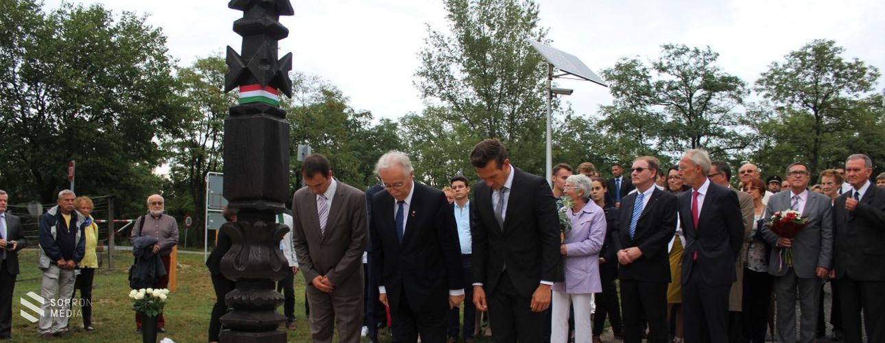 A határáttörés 28. évfordulójára emlékeztek (galéria)