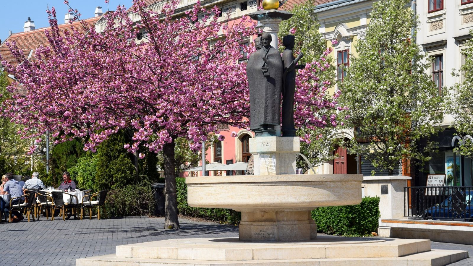 Hűségparkot adományoz a kormány Sopron városának