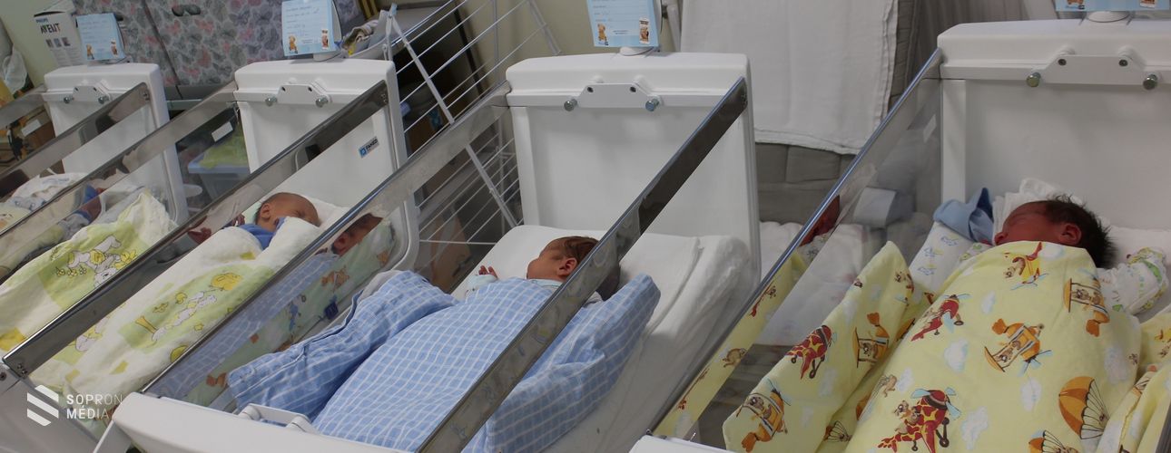 Online köszöntötte az édesanyákat a Soproni Gyógyközpont