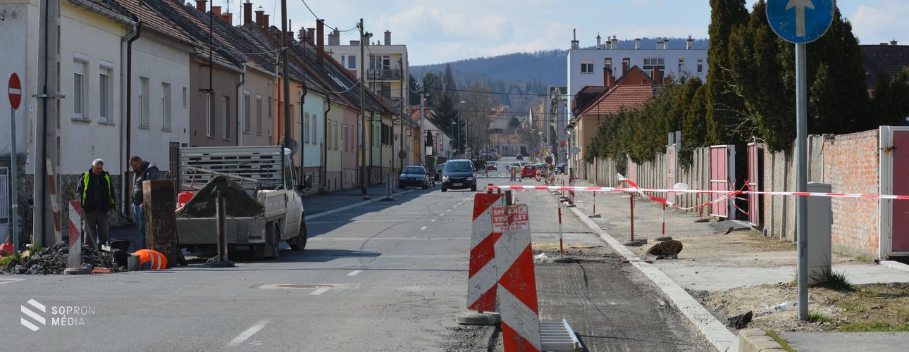 Útlezárás a Selmeci utcánál