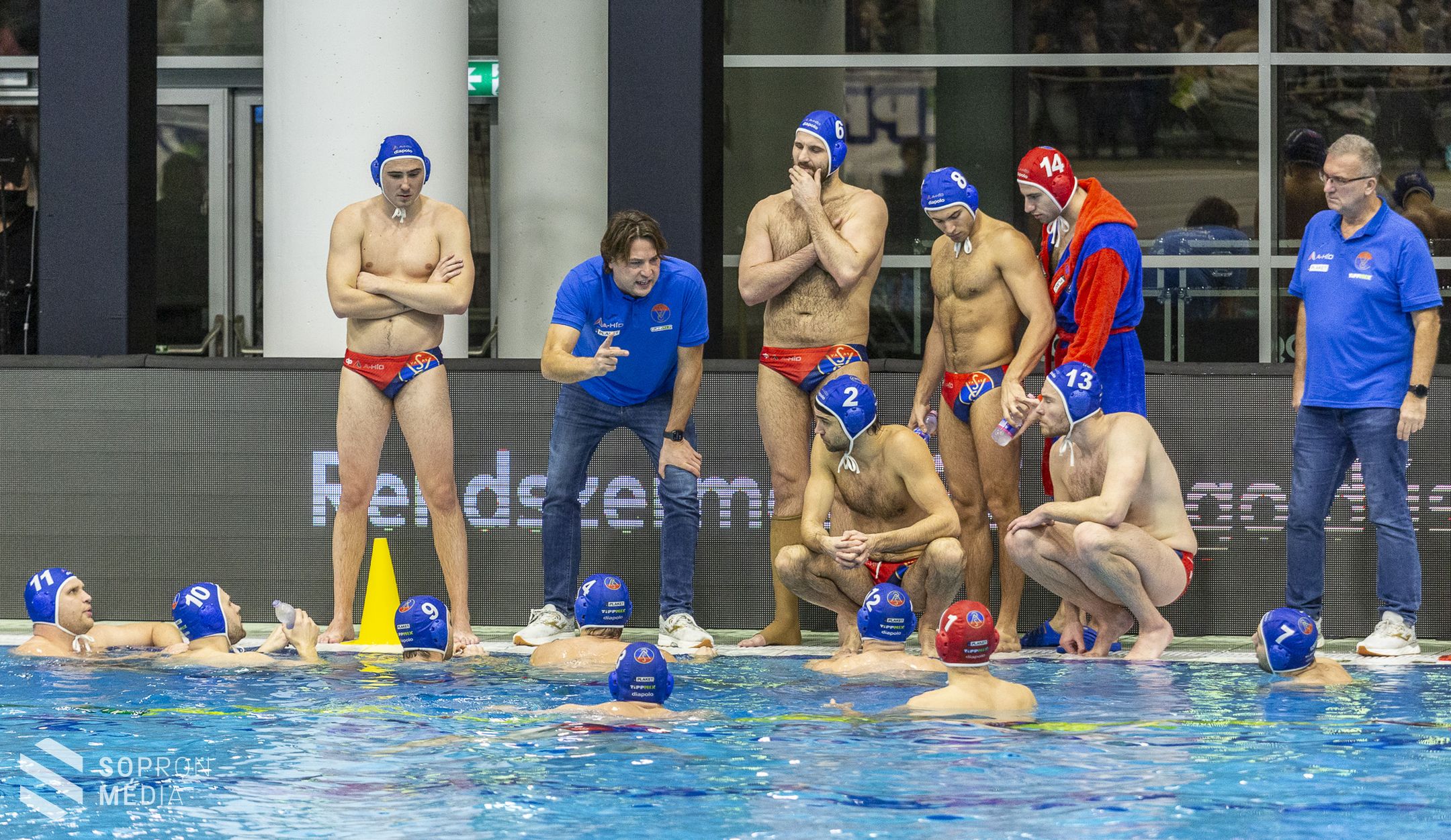 Vízilabda a Lőver Uszodában - Az FTC és Szolnok csapata a döntőben