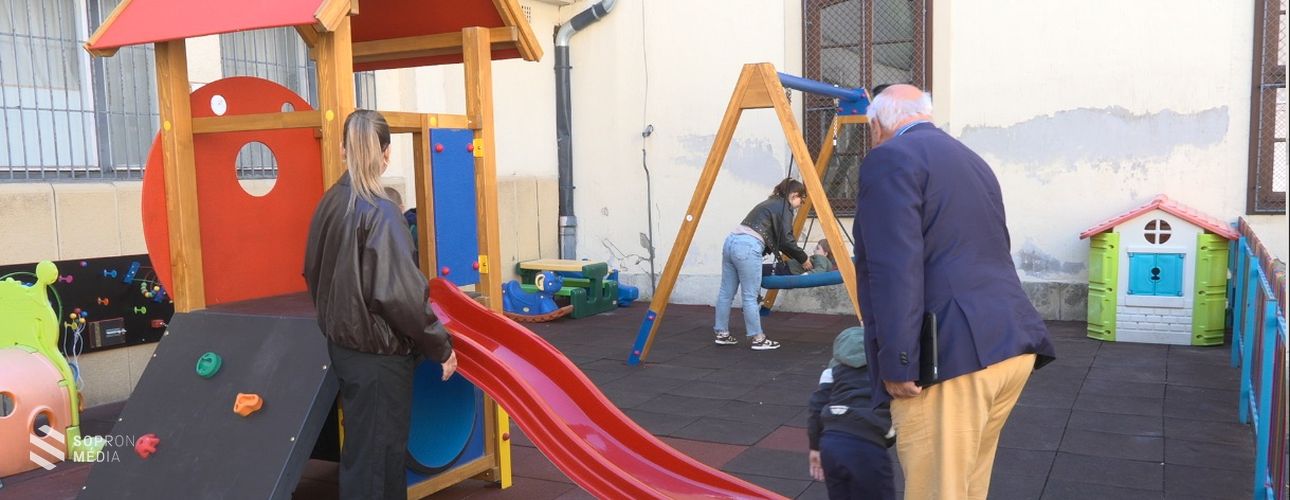 3 millió forintból újult meg az óvodások játszótere a Kozmutza Flóra EGYMI-ben