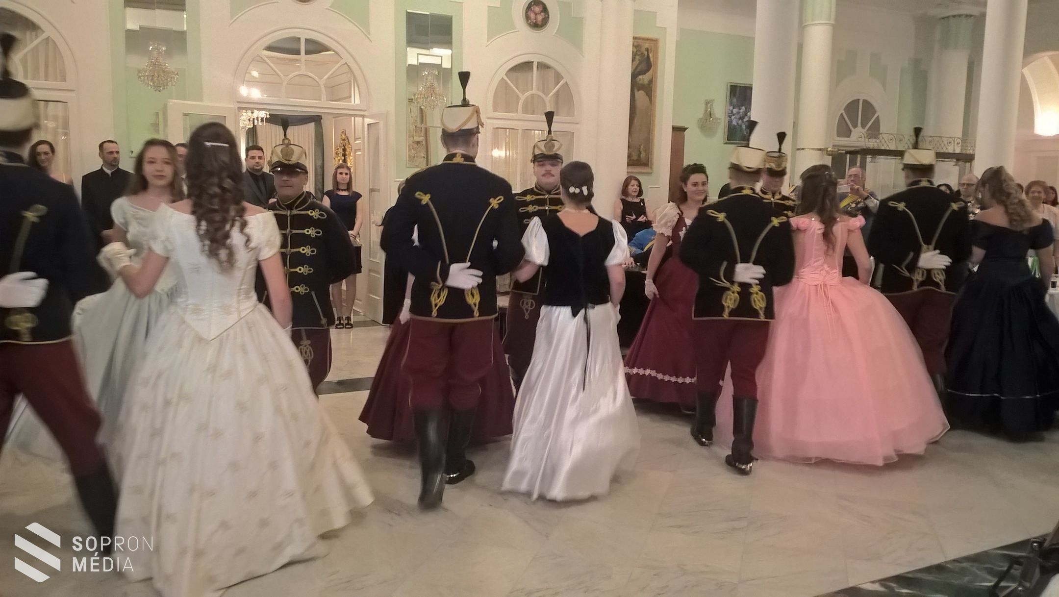 Szombat esti időutazás - Soproni Huszárbál 2018 