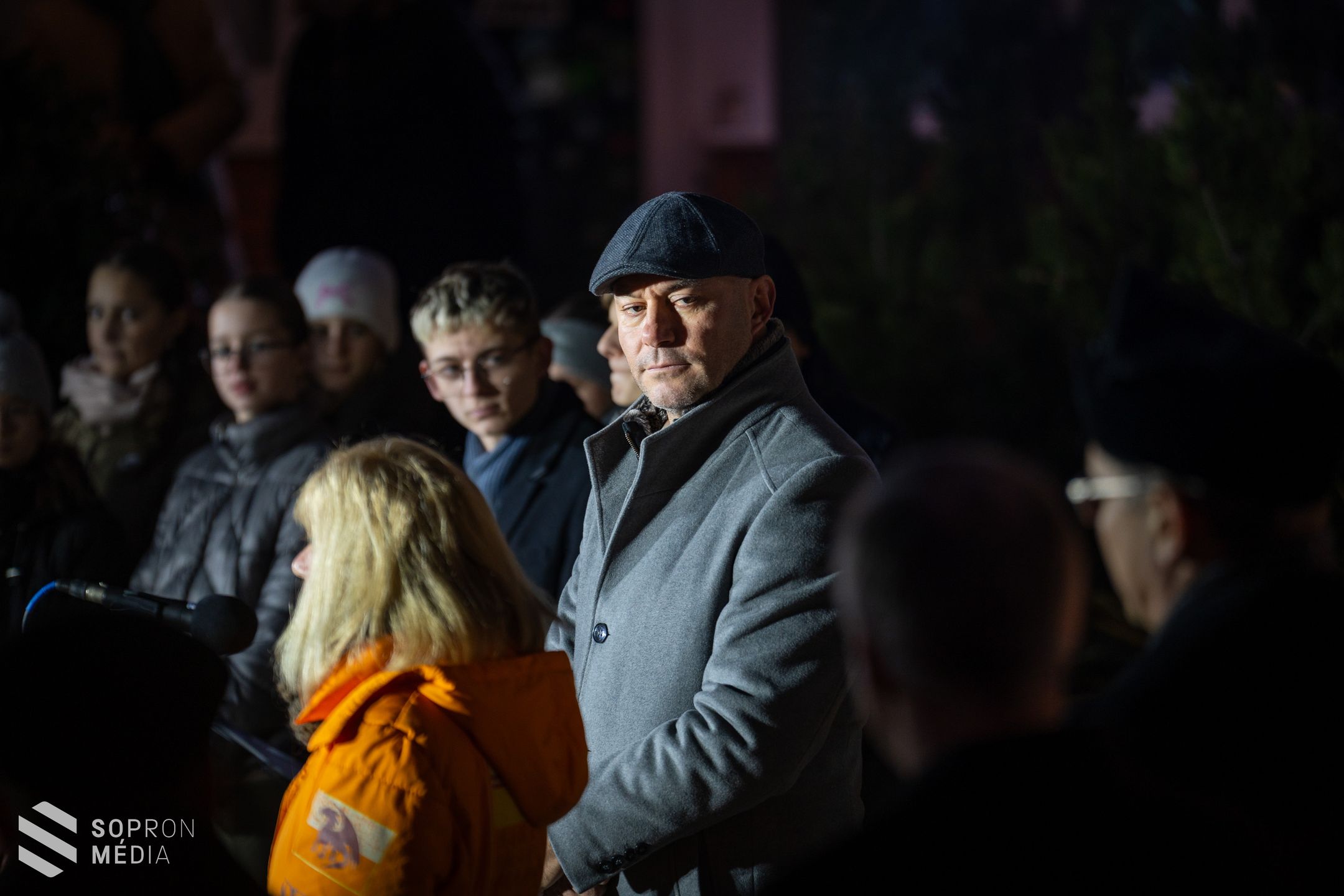 Adventi gyertyagyújtás a Jereván lakótelepen