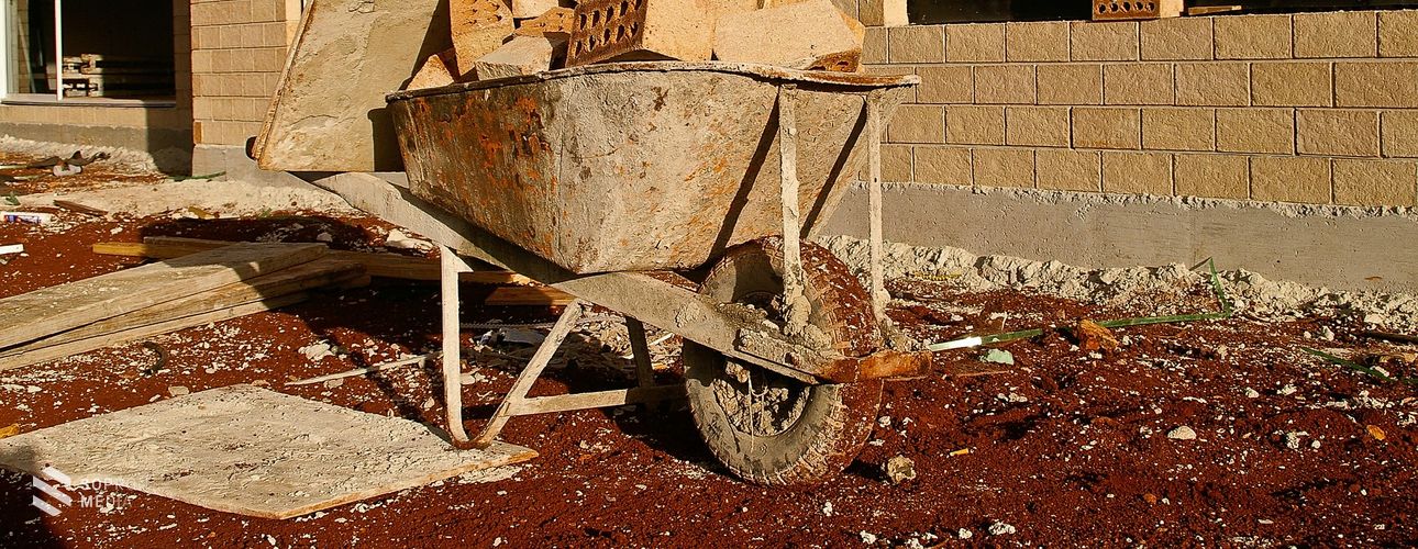 Tizenegy sértettnek összesen 30 millió forint kárt okozott az építési vállalkozó