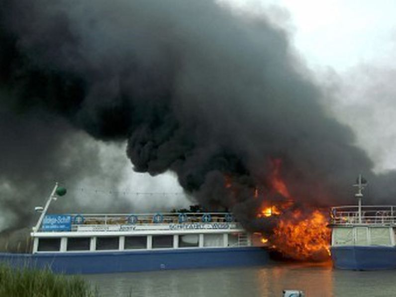 Hajók égtek ki Fertőmeggyesen-Videó