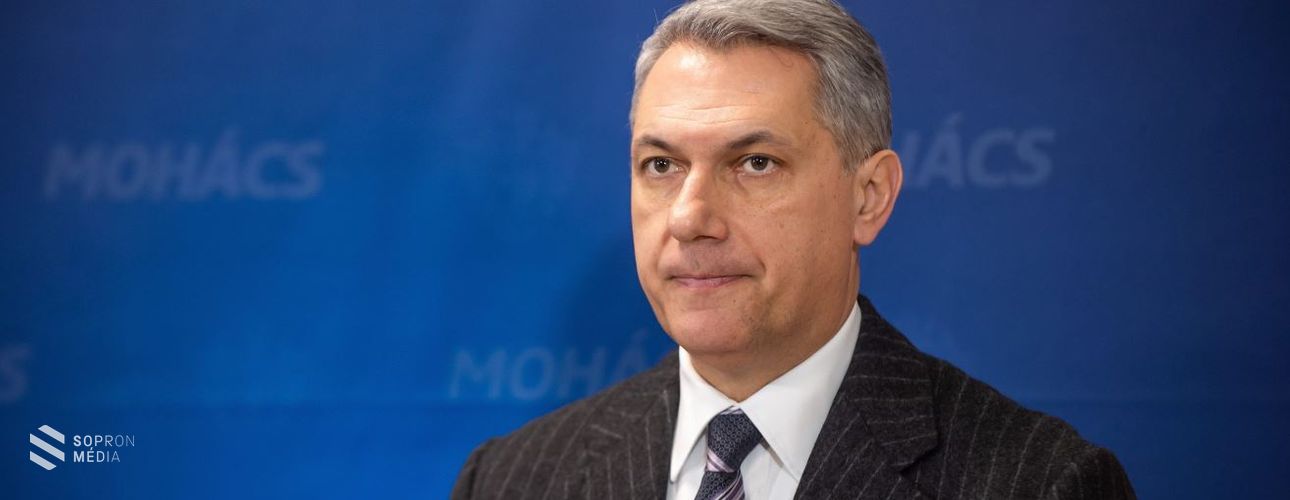 Lázár János tíz vállalást tett újév alkalmával