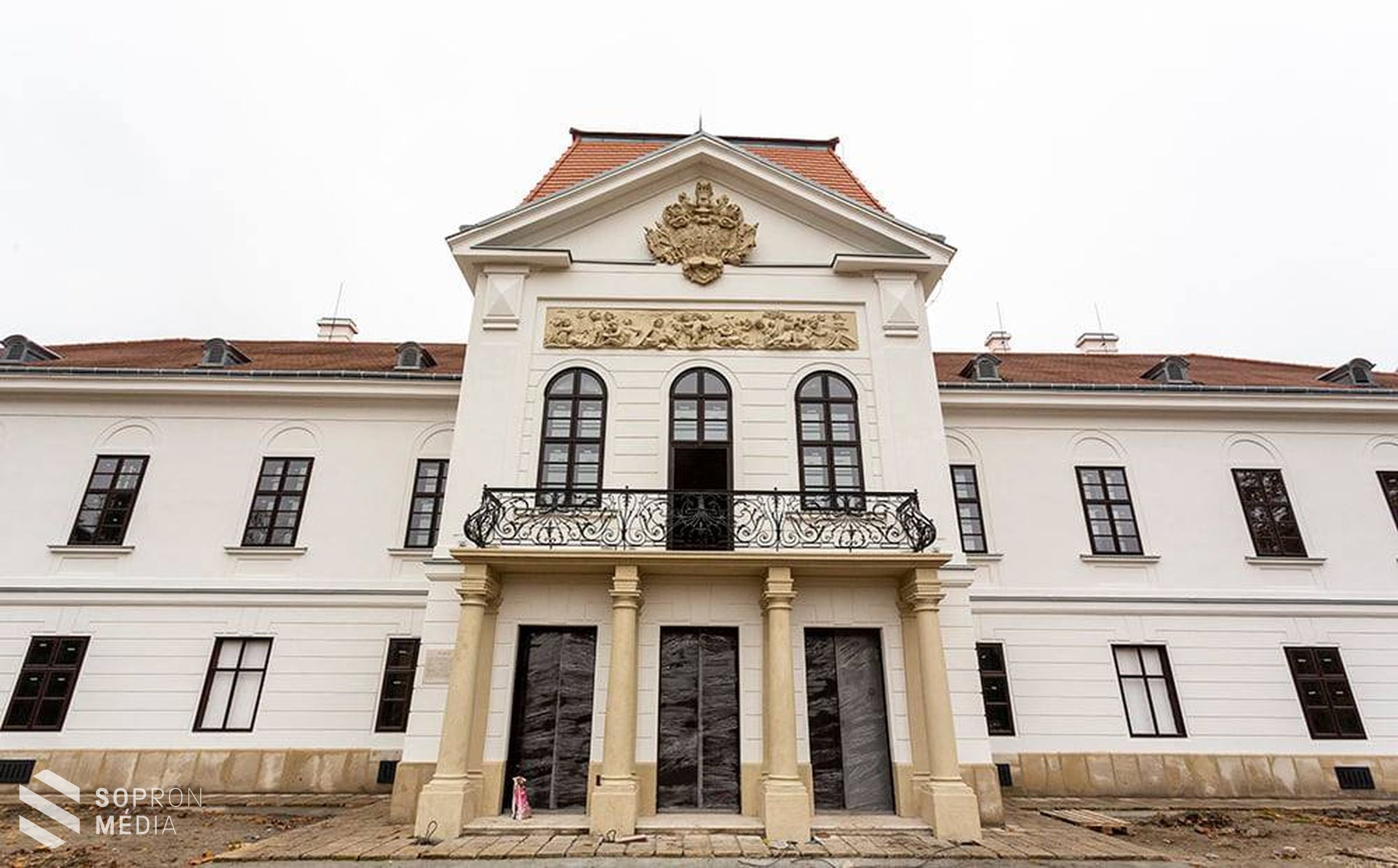 Képgalériát osztottak meg a nagycenki Széchenyi-kastély fejlesztéséről