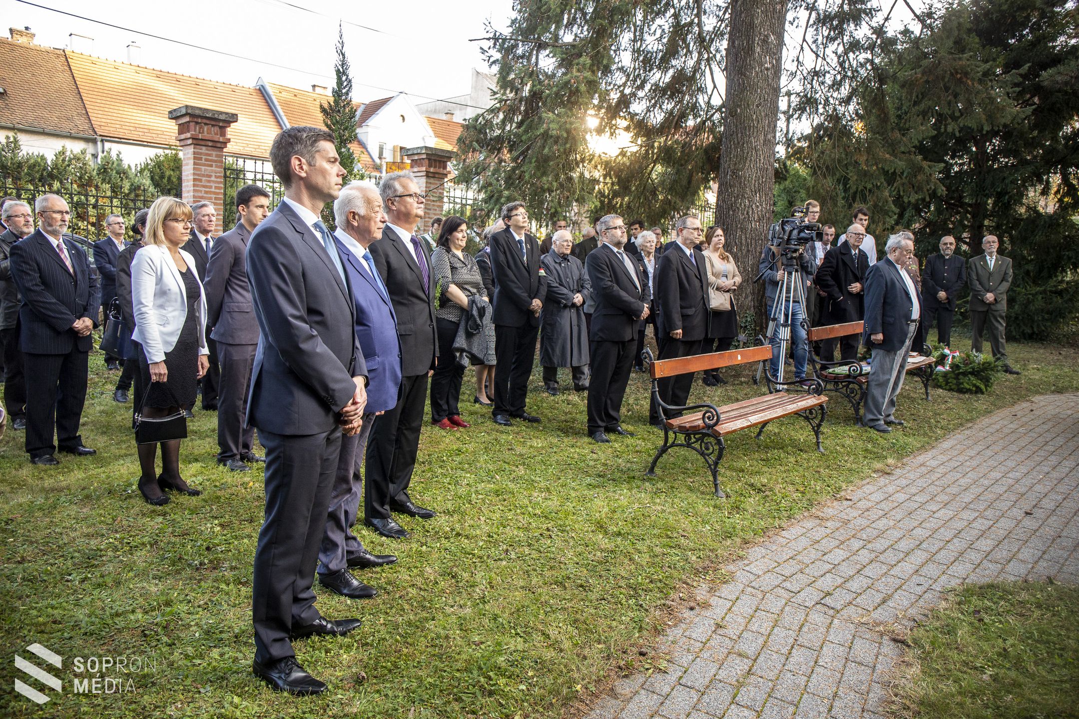 A vér nélküli forradalom hősei előtt tisztelgett az egyetem