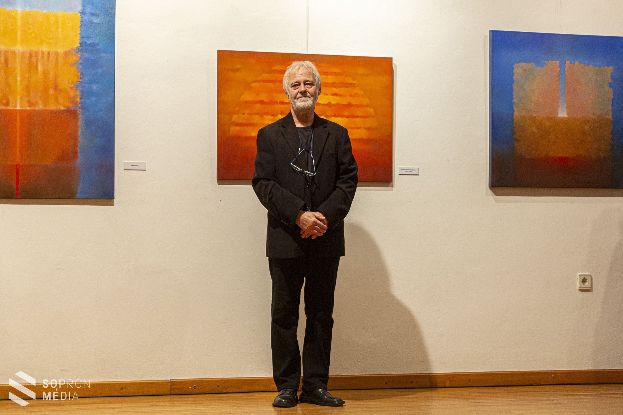 A nap heve nem éget címmel nyílt meg Kovács-Gombos Gábor tárlata