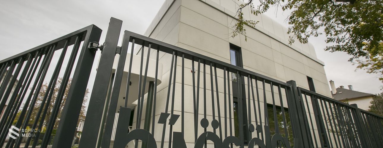 Médiaértés-oktató központot nyitott az NMHH Sopronban