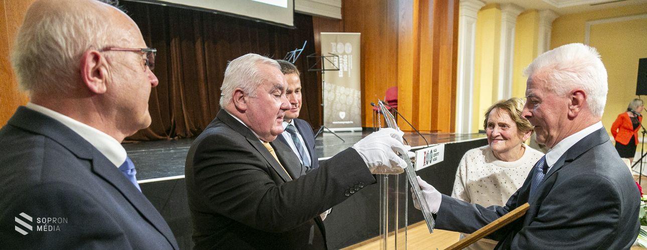 Virilistáit köszöntötte Sopron
