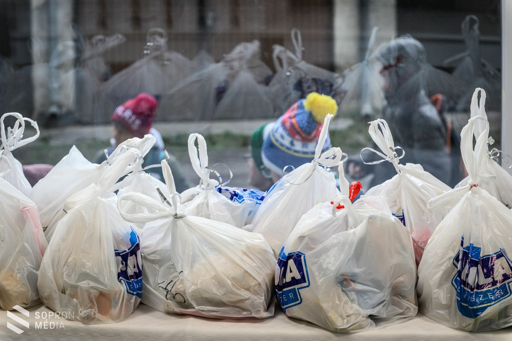 700 adag ételcsomaggal segíti a rászorulókat a Soproni Szociális Intézmény karácsonykor