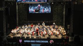 Zenével és ünnepi hangulattal búcsúztatták az évet a Novomatic Arénában