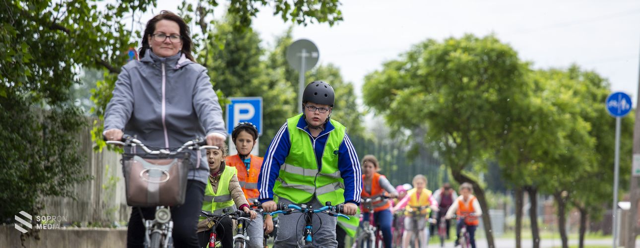 Új gépeket szereztek be a bicikliutak üzemeltetésére