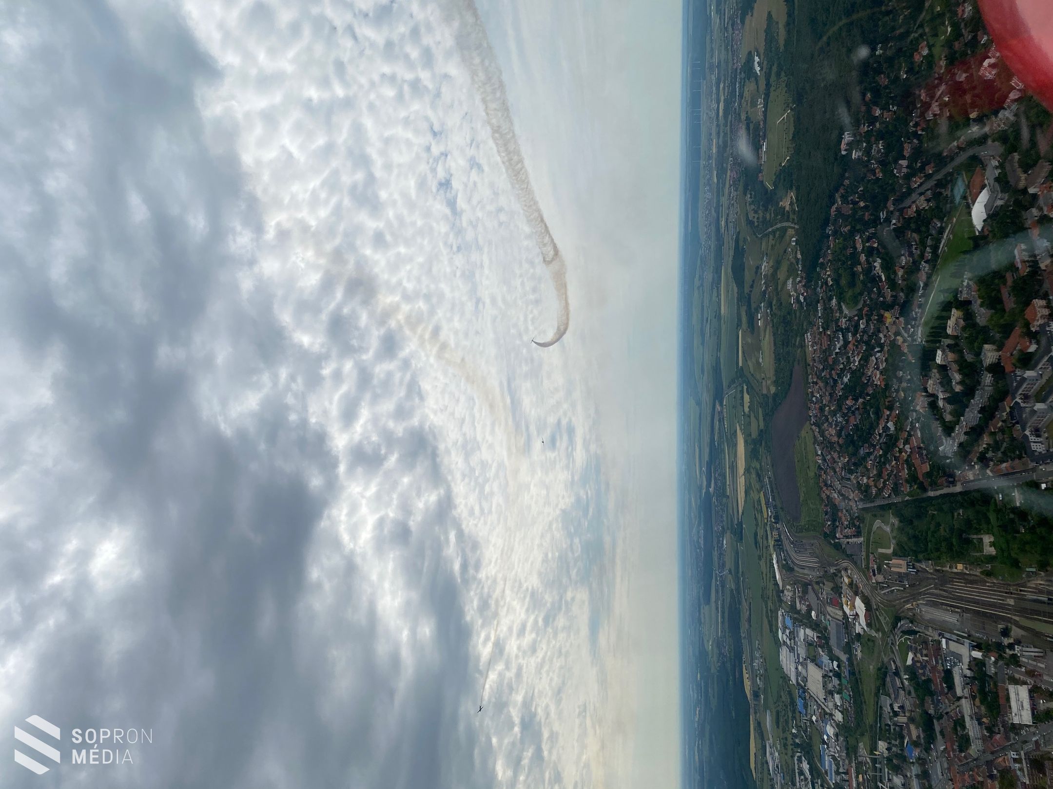 Sopron felett is köröztek a repülőgépek Trianonra emlékezve