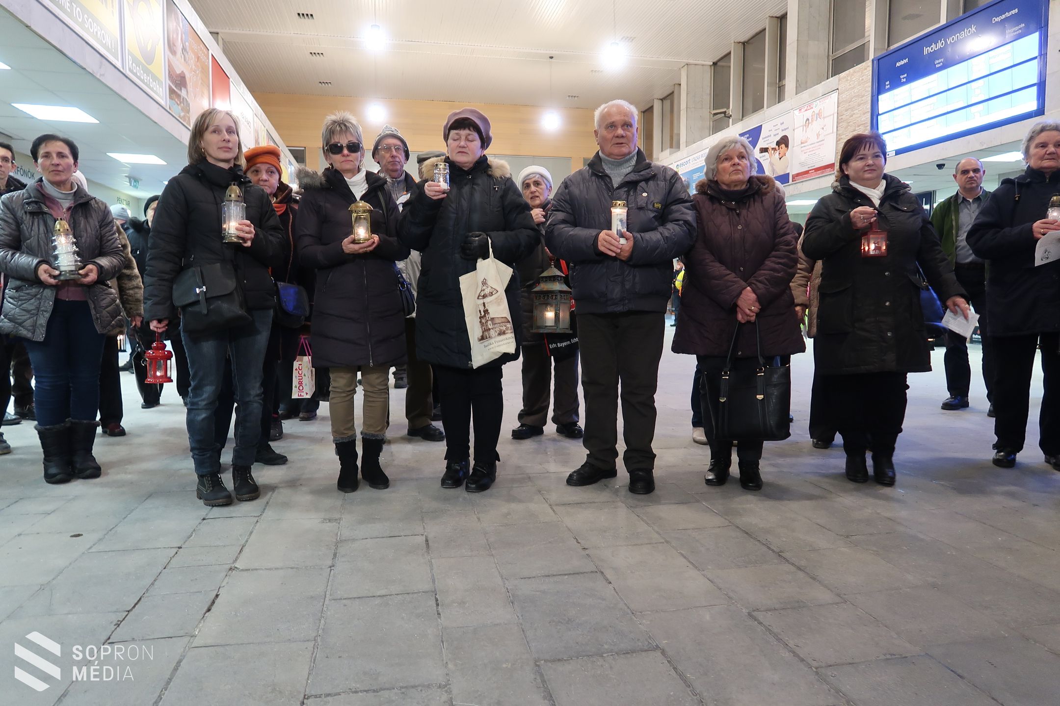 Sopronba érkezett a Betlehemi Békeláng