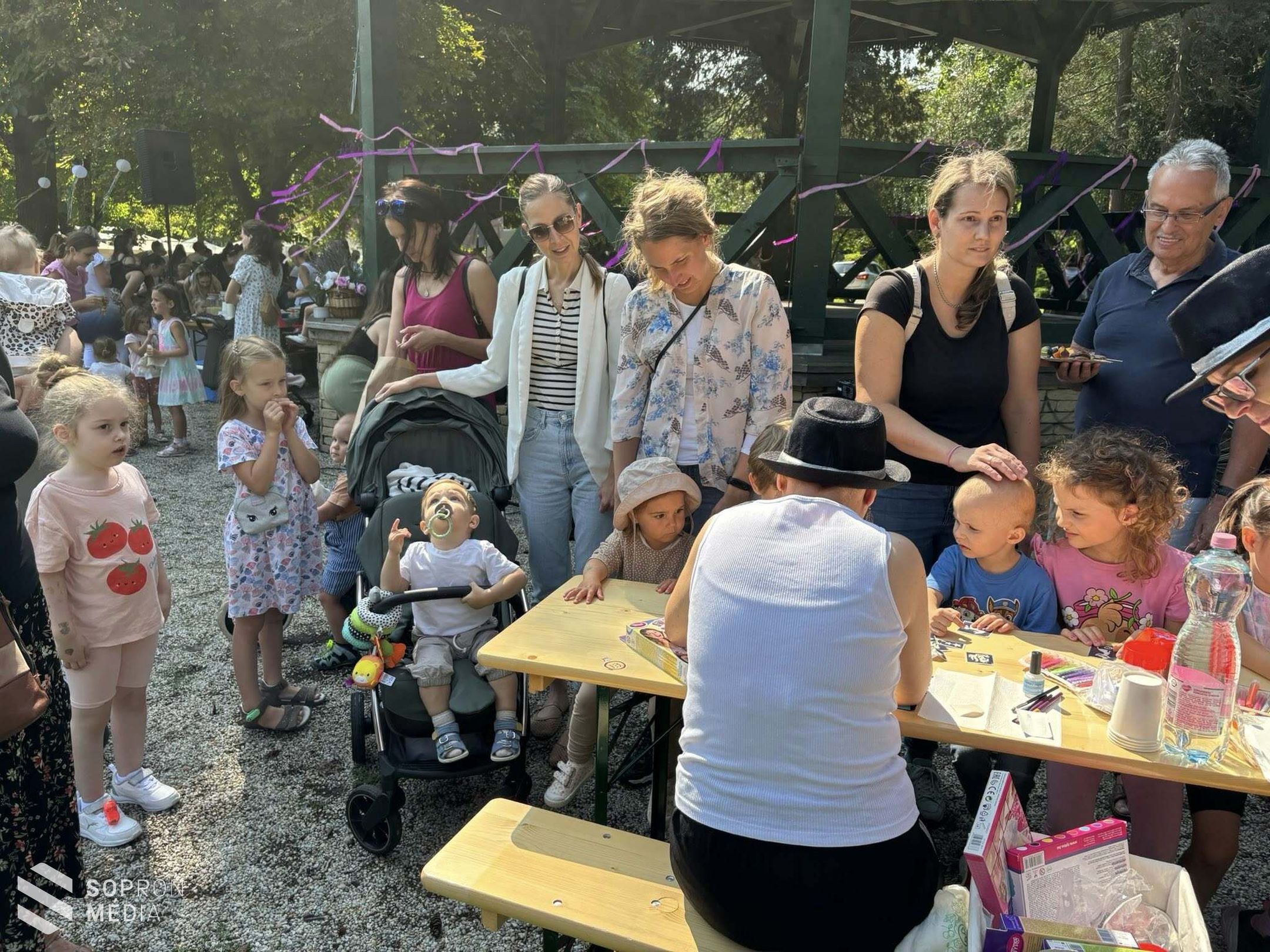 Anyatej világnapja - Közös ünnep az Erzsébet-kertben