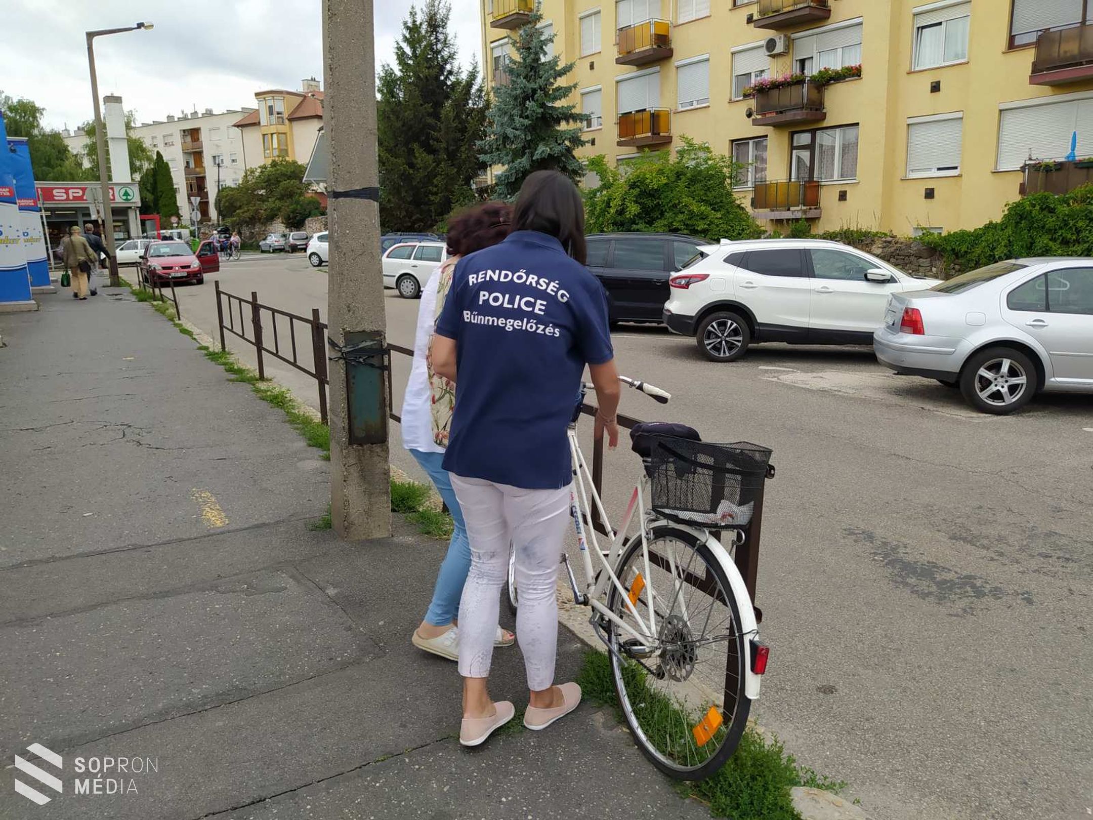 Police Coffee a soproni vásárcsarnokban