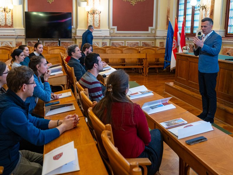 Az Aquinói Szent Tamás Akadémia hallgatói látogattak Sopronba