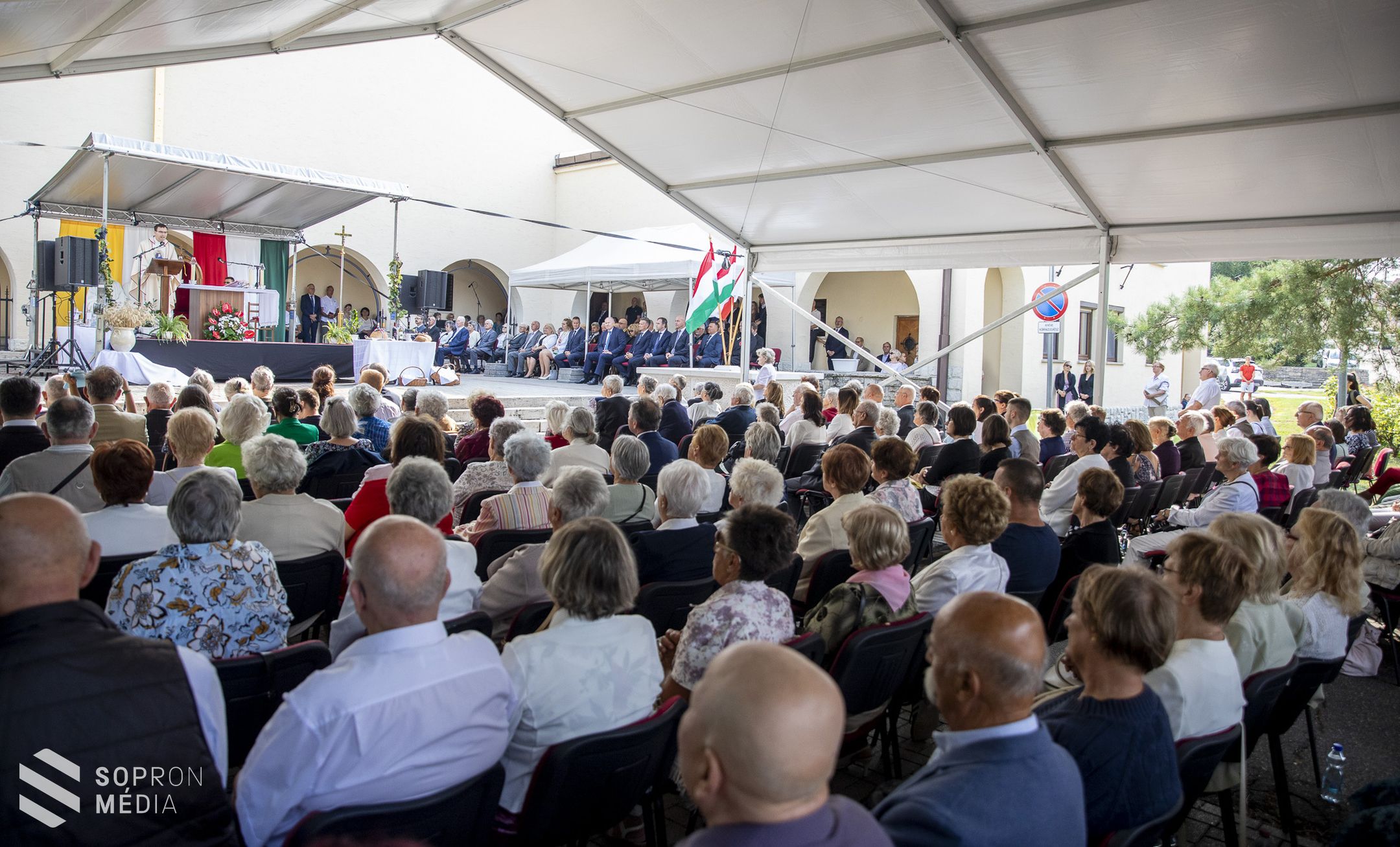 Szentmisével és koszorúzással emlékeztek Szent István királyra Sopronban