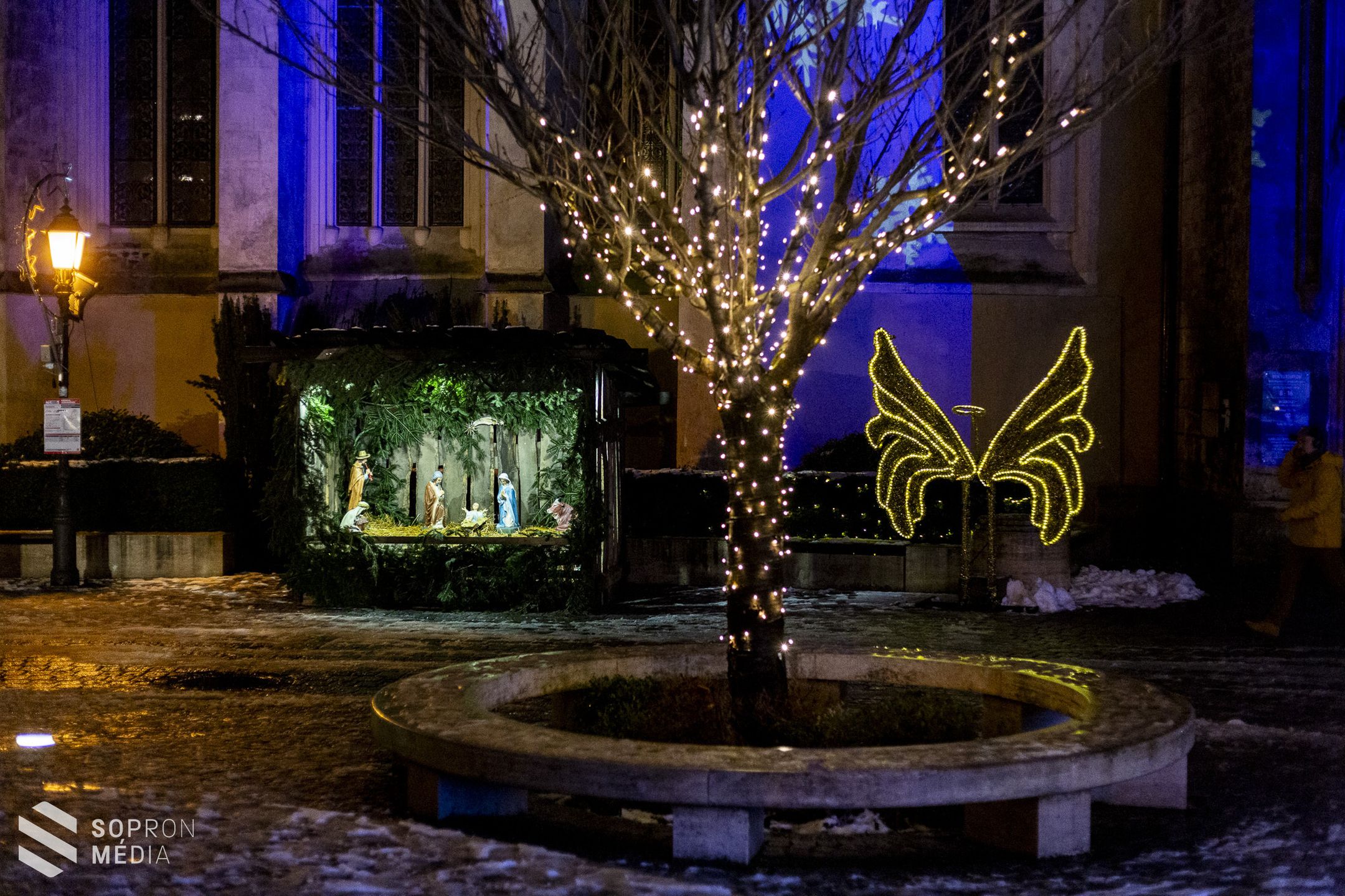 A szeretet lángja – meggyújtották advent negyedik gyertyáját
