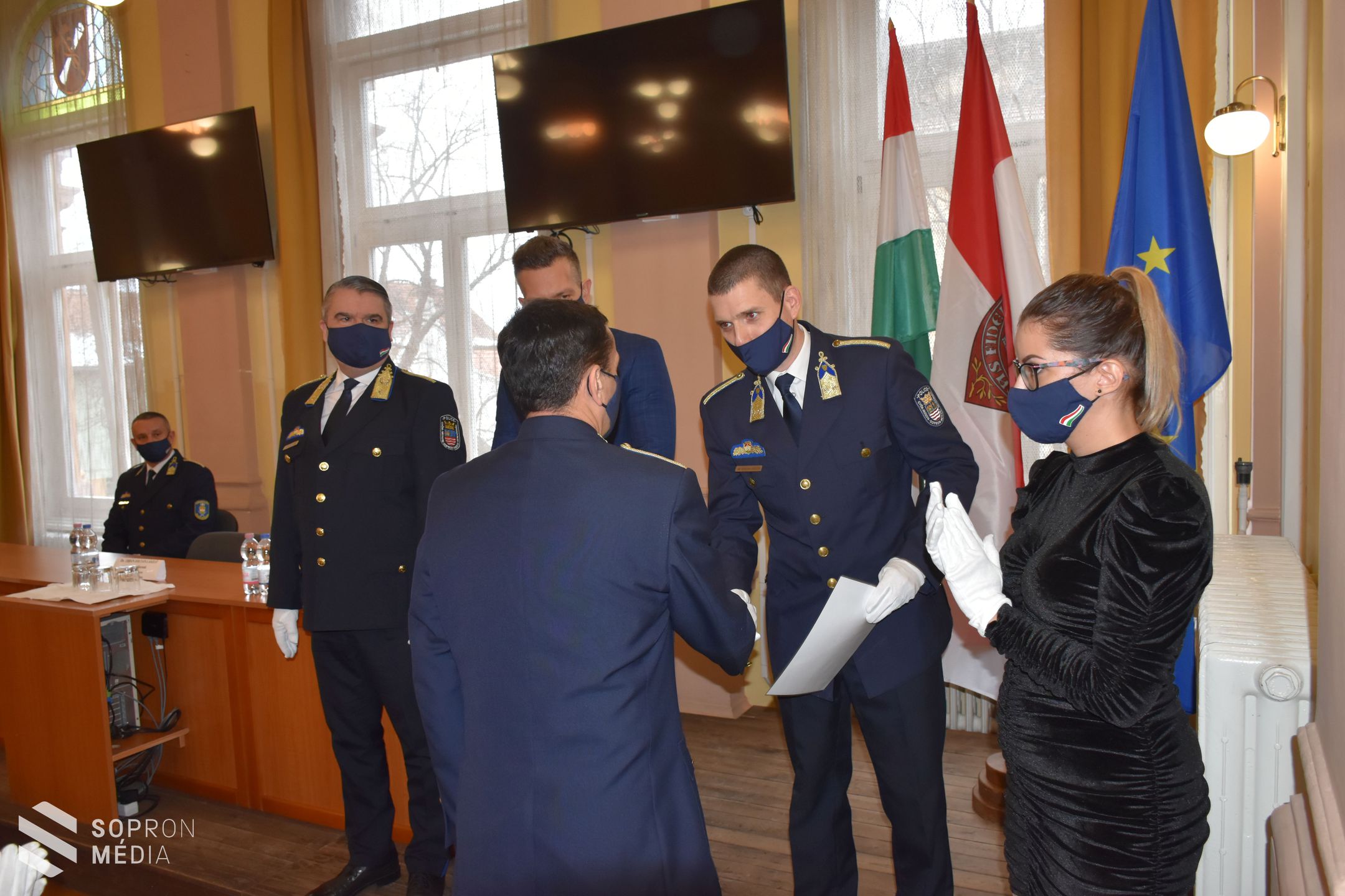 Elismerések a Soproni Rendőrkapitányság munkatársainak
