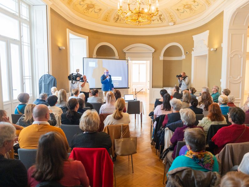 Újraindult a soproni Alzheimer Café