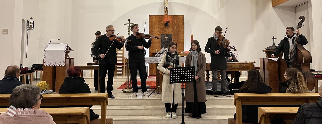 Meghitt adventi koncert a Jerevánon