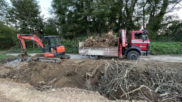 Esztergályhorváti - Támfal és záportározó kép