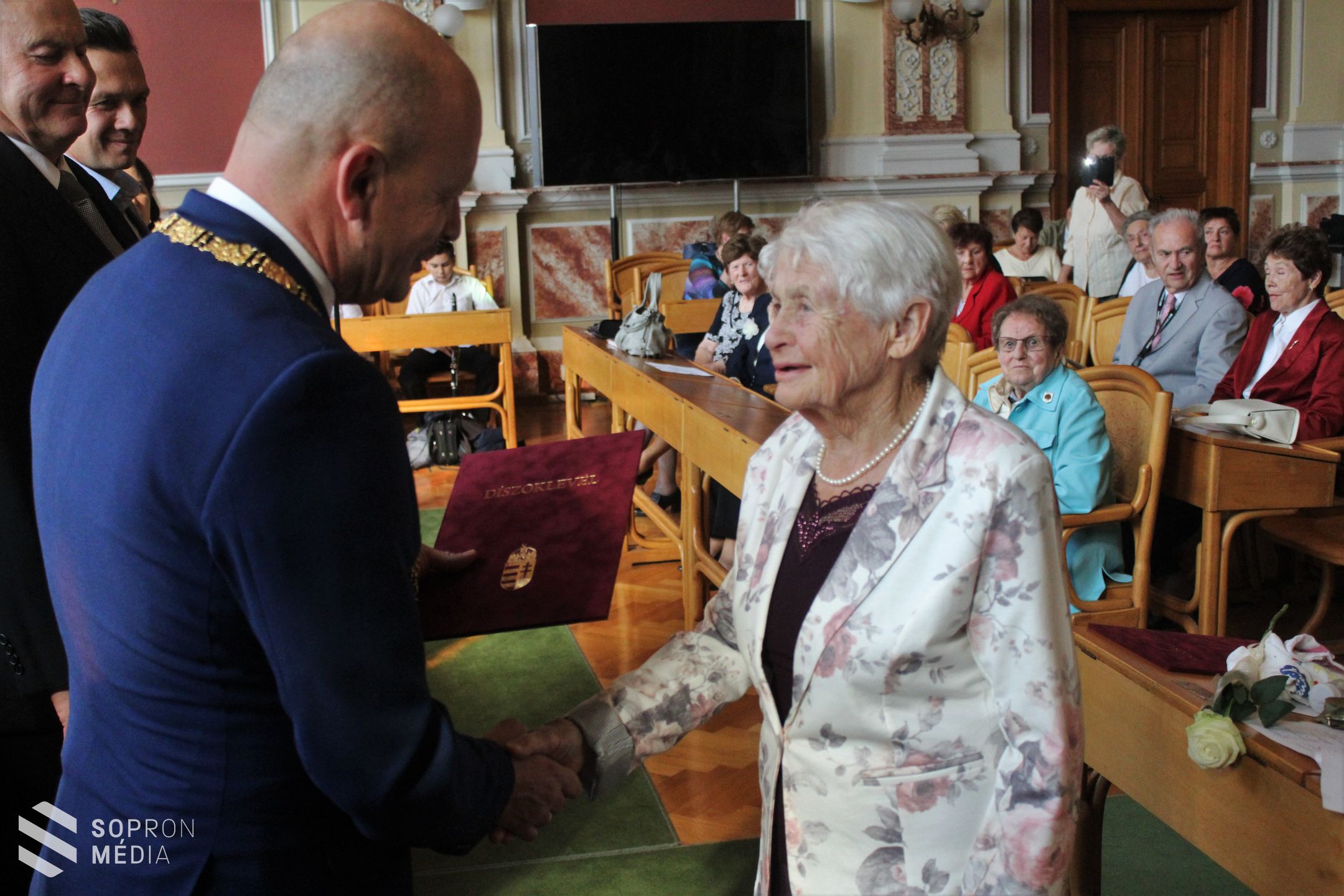 Emlékdiplomákkal köszöntötték a pedagógusokat
