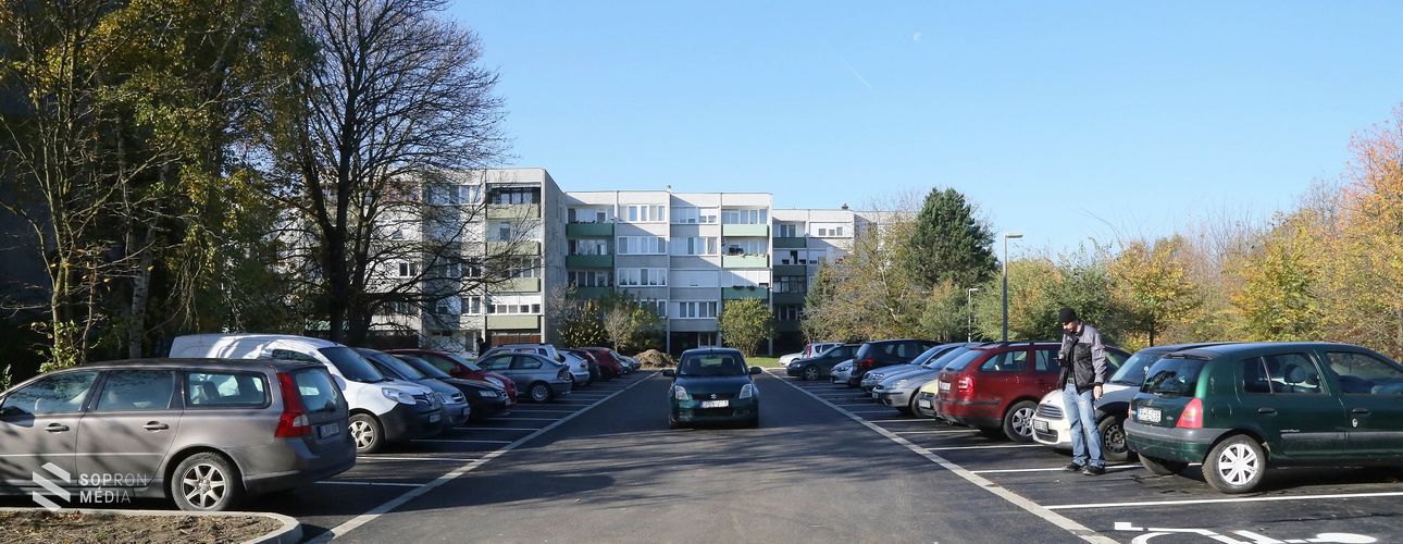 Felújították a Határőr utcát, ahol új parkolókat is kialakítottak