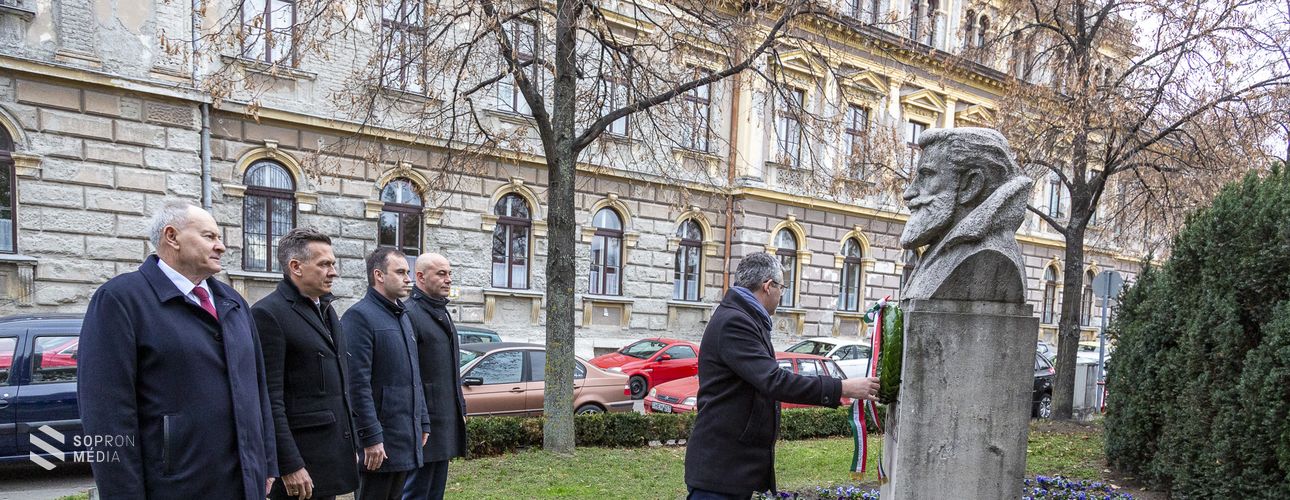 Csendes főhajtással emlékeztek Lackner Kristófra