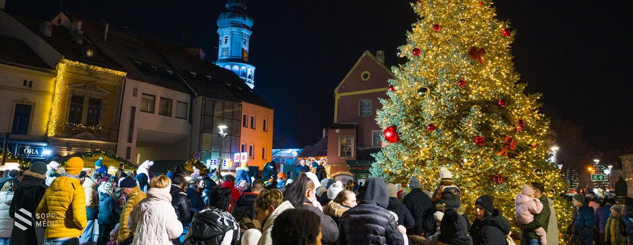 Kigyúltak az ünnepi fények Sopronban
