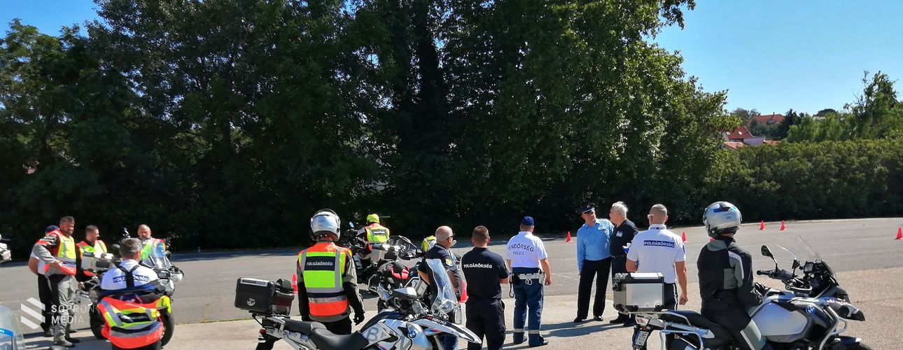 A legmagasabb vizsgát tették le motoros polgárőrök Sopronban