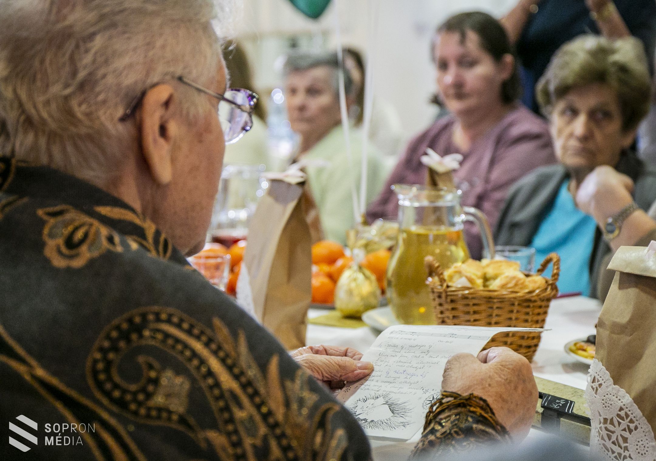 Színes műsorral ünnepelték a karácsonyt az idősek