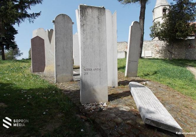 Szerb Antal-emlékhely Balf 