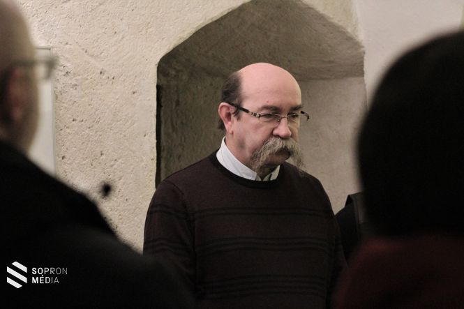 Dr. Szepessy Béla grafikusművész